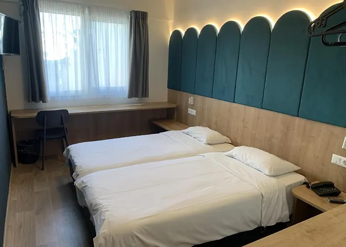 Otel Mandrino 3*